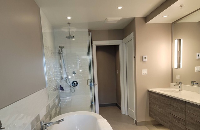 Basking by the Basin - 2 Bedroom/ 2 Bathroom