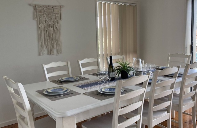 Bateau Bay Beach Escape - 4 Bedroom Family Home