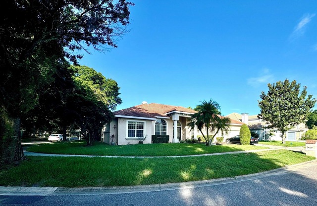 Bay Hill Golf! Minutes to Parks! Restaurant Row! Location location Location!