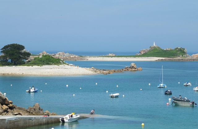 Baie de Perros Guirec, Bréhat à Port Blanc beau T1 WIFI magnifique vue mer