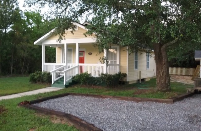 Bay Old Town Cottage