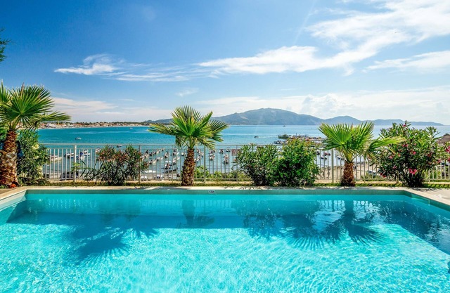 Bay View II - Trois Chambres Villa, Couchages 6