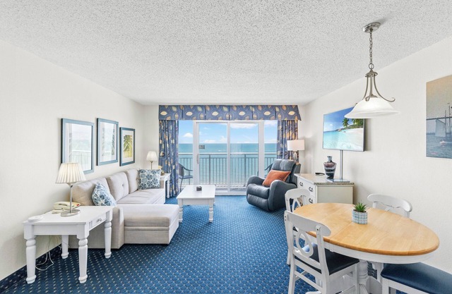 Bay Watch 1113-Oceanfront 1BR/1BA-Pool, Lazy river