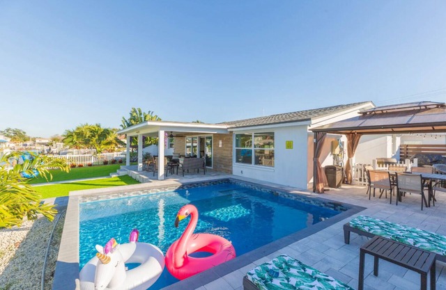 BayCrest Waterfront Pool Oasis Home in Tampa