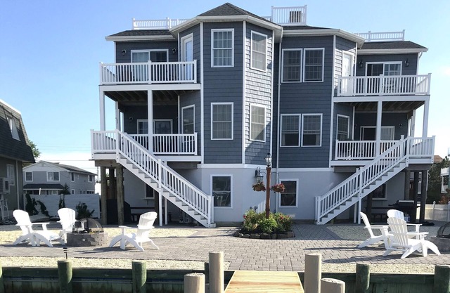 Bayfront avec quai et foyer, @ Harris Harbour, Beach Haven Park, LBI