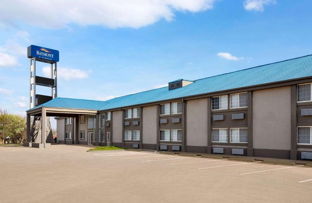 Baymont by Wyndham Blackwell I-35