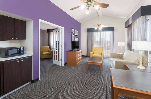 Baymont by Wyndham Greenville Woodruff Rd
