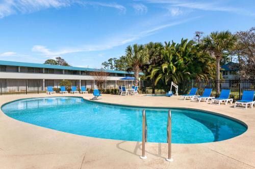 Baymont by Wyndham Intl Speedway I-95 Daytona Beach