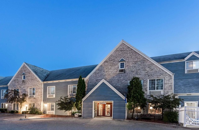 Baymont by Wyndham Mequon Milwaukee Area
