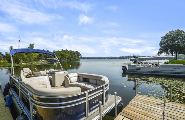 Bayside Luxury Beach House, EV charger, Sauna-10 ADULTS MAX