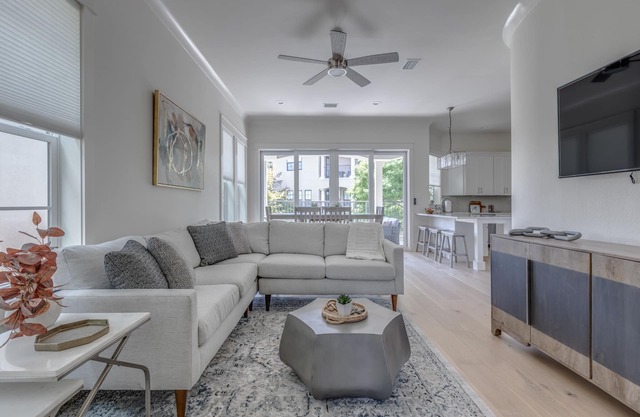 Baytowne Breeze - NEW 4B/4.5B with 2 Golf carts!