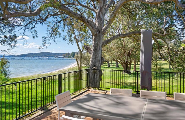 Bayview Cottage - Tranquil beachfront break