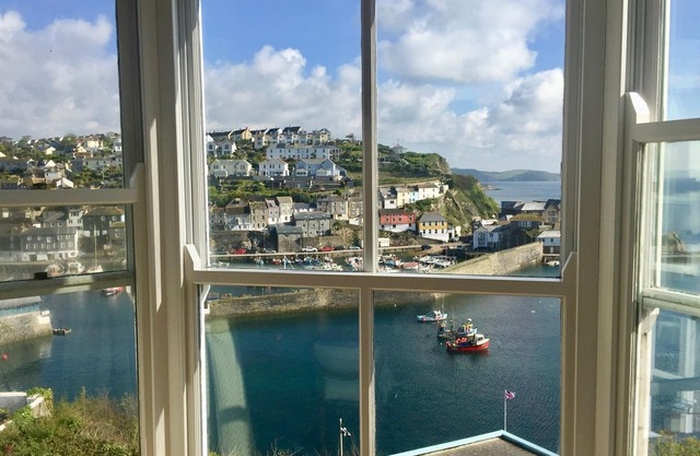 Bayview Cottage - Superbes vues sur le port et la mer, parking inclus