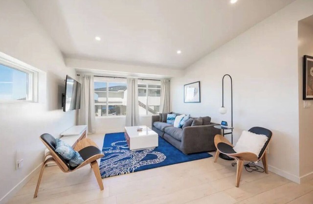 Bayview Retreat - Remodeled, Rock View, King Beds!