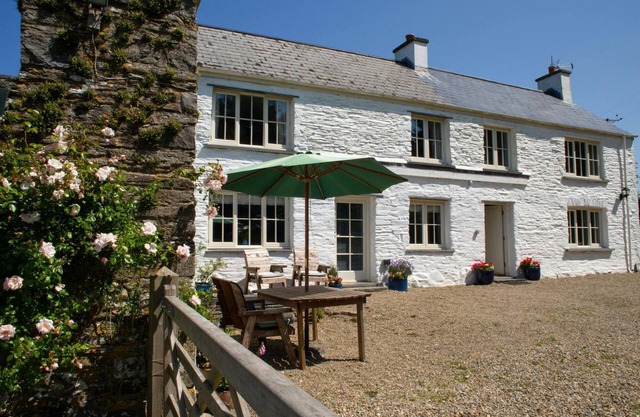 Bayvil, Newport - Quatre Chambres Gîte, Couchages 8
