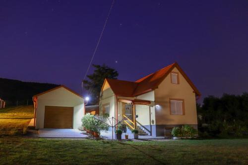 Bazaltorgona Apartman