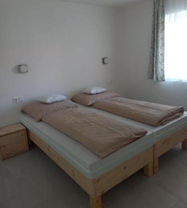 BB64 Apartmanház
