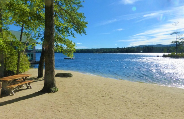 2 maisons sur une grande propriété au bord du lac; 10 chambres et installations du complexe