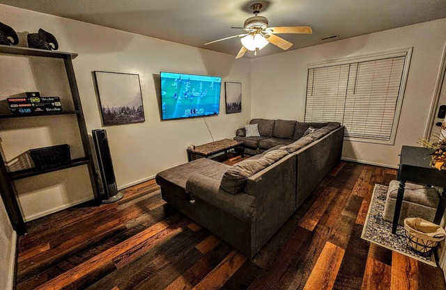 ☆Beach Access☆ ☆Mall 3m Away☆ ☆Free Wifi☆ ☆Stocked Kitchen☆ ☆Washer/Dryer☆