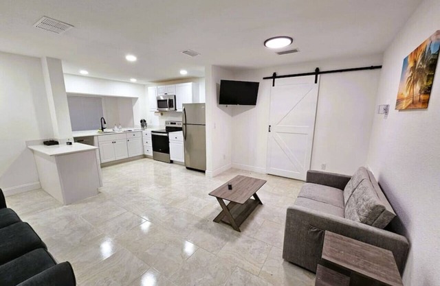 BEACH access villas w/ private POOL sleeps 41 ppl