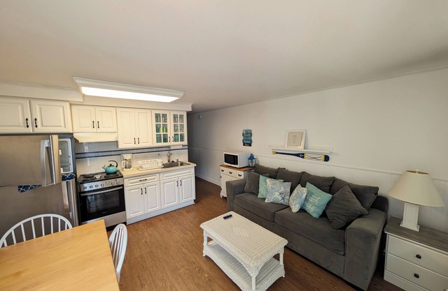 Beach block condo minutes to the boardwalk in Ocean City - Perfect for a getaway
