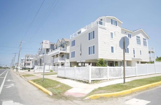 Beach Block, Internet, Central Air, Grill, Off-Street Parking, Cuisine bien équipée et bien plus encore!