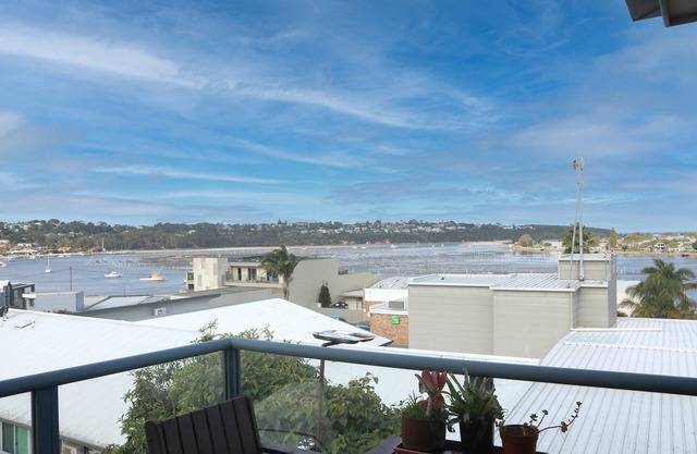 Beach Break: Pet friendly fenced yard in town