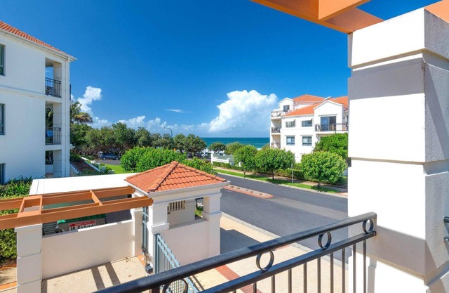 Breakers Block 3 - Unit 2 - Piscine dans le complexe