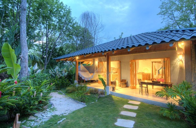 Casitas de plage avec luxe tropical, style et intimité.