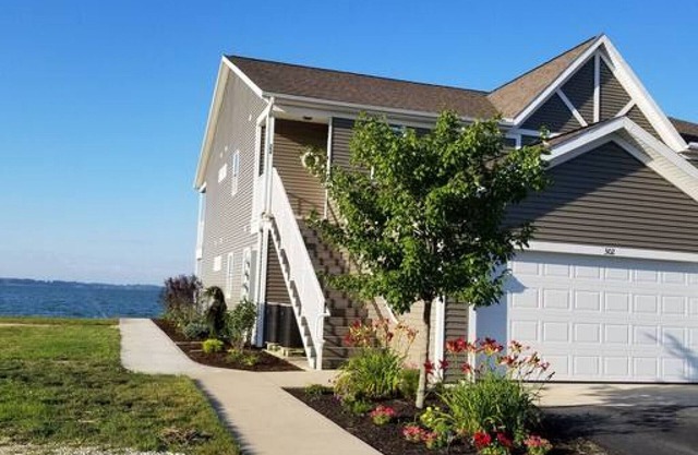 Beach Club Escape Unit 304, un magnifique condo au bord du lac sur le Grand Lac!
