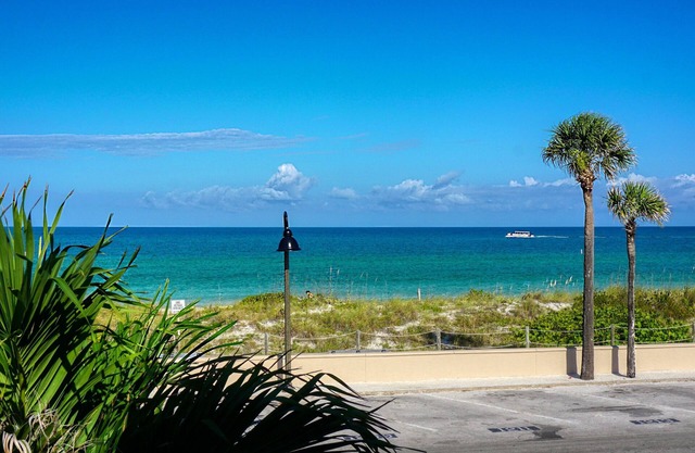 Beach Club Vacation Rentals Pass-A-Grille Condo de luxe devant le golfe pour 6