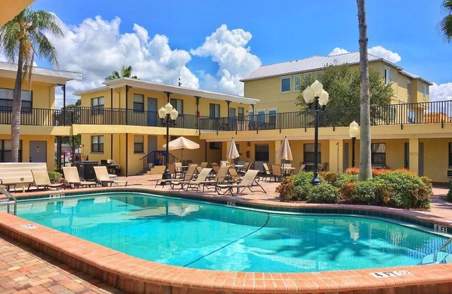 Condo de plage mignon et moderne