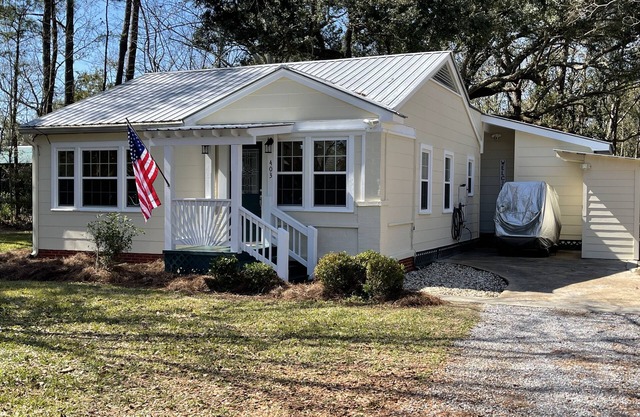 Beach Cottage Bechtel Blvd.