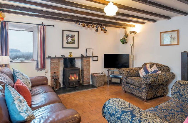 Beach Cottage, Holiday Cottage Abereiddy, Sleeps 6, 3 bedrooms, bathrooms