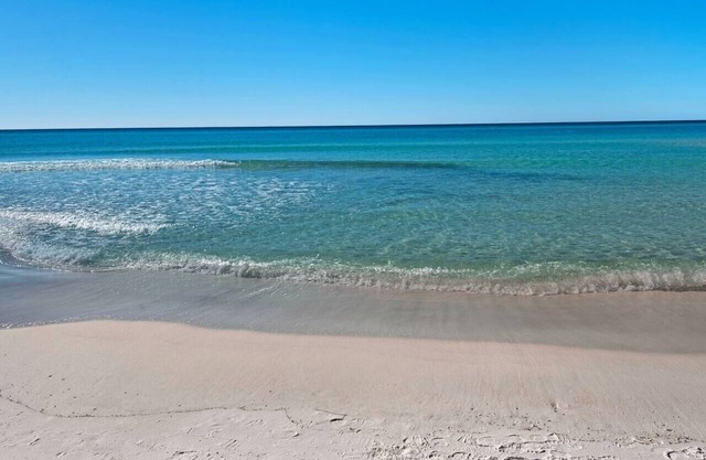 Beach Cottage/Private Beach/Gated Community/Heated Pool