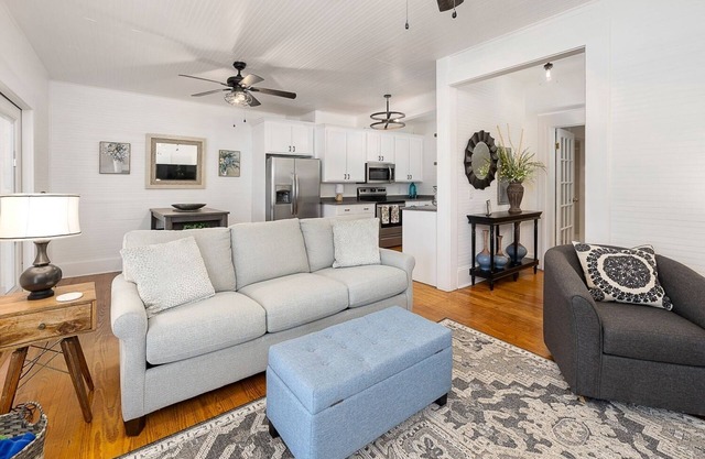 Beach Cottage-Screened Porch-One short block to beach-Walk to Pier Village!