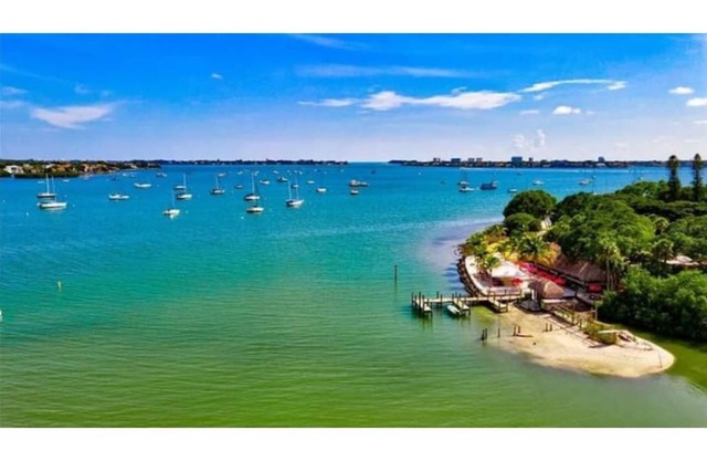 Beach Eagle House!