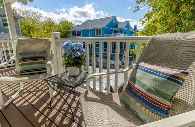 Beach Escape, Perfect for Couples + Small Families