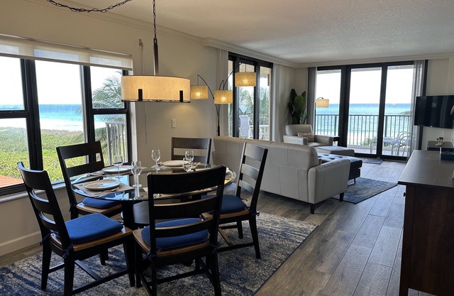 Beach Front Condo with wrap around balcony - Jan 2026 Now available to book