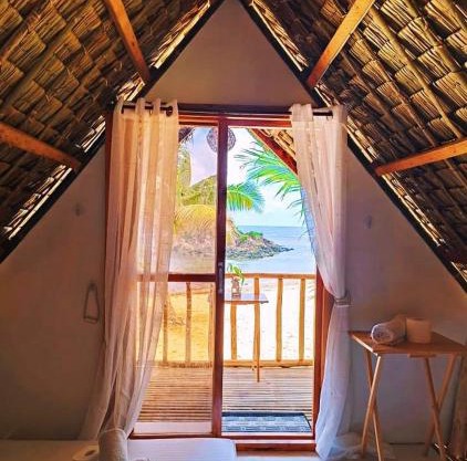 Beach Front Cabana 2, Puraran Surf Resort