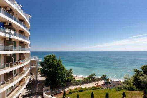 Beach Front Luxurious Two Bedroom Apartment