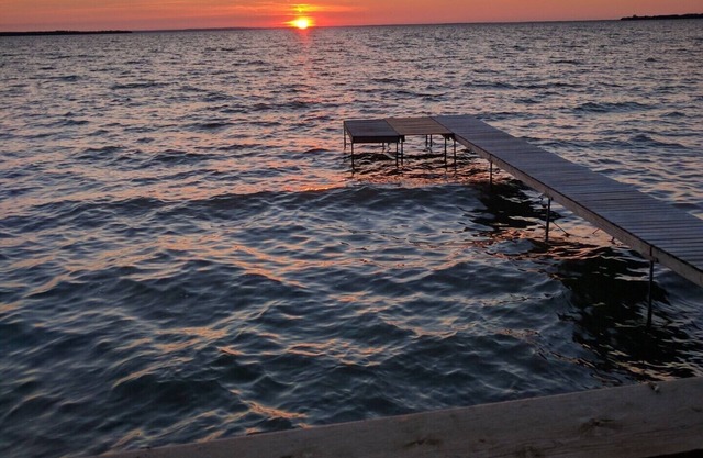Paradis privé sur la plage directement sur le lac Simcoe