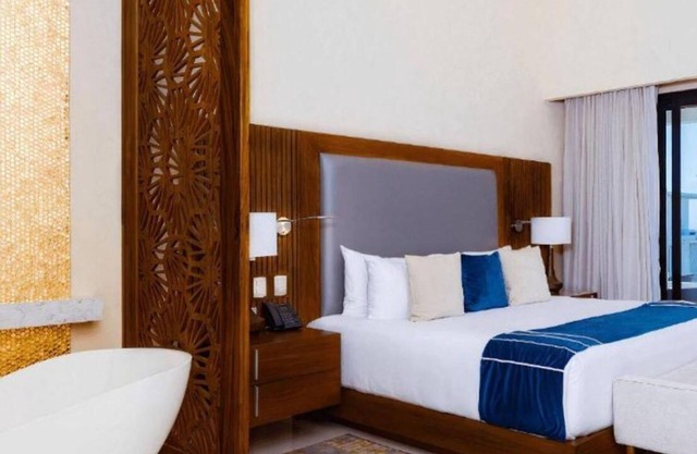 Beach Front Resort - 3 bedroom penthouse - Ocean tower - March 15-22nd