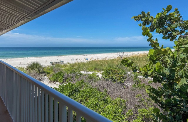 Sunny Shores: Open May 11th - 14th, $225/nt!