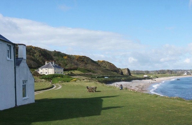 Beach Home perfectly located for Golf Open and Game of Thrones Locations