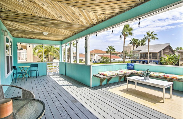 Beach Home w/ Pool & Hot Tub < 1 Block to Beach!