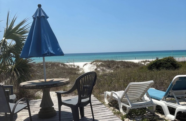 Beach house - Cottage with the Gulf of Mexico as your backyard