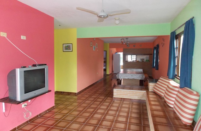 Beach House pour 15 personnes avec piscine, Wi-fi et SKY - Maranduba
