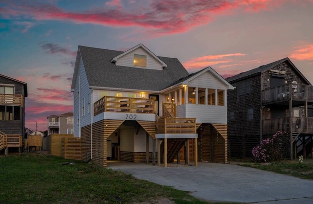 Beach House Loft: Private Home, Hot Tub, Free Heated Pool, Ocean View, Remodeled