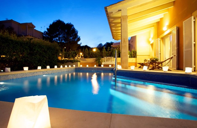 BEACH HOUSE AVEC piscine et jardin privés